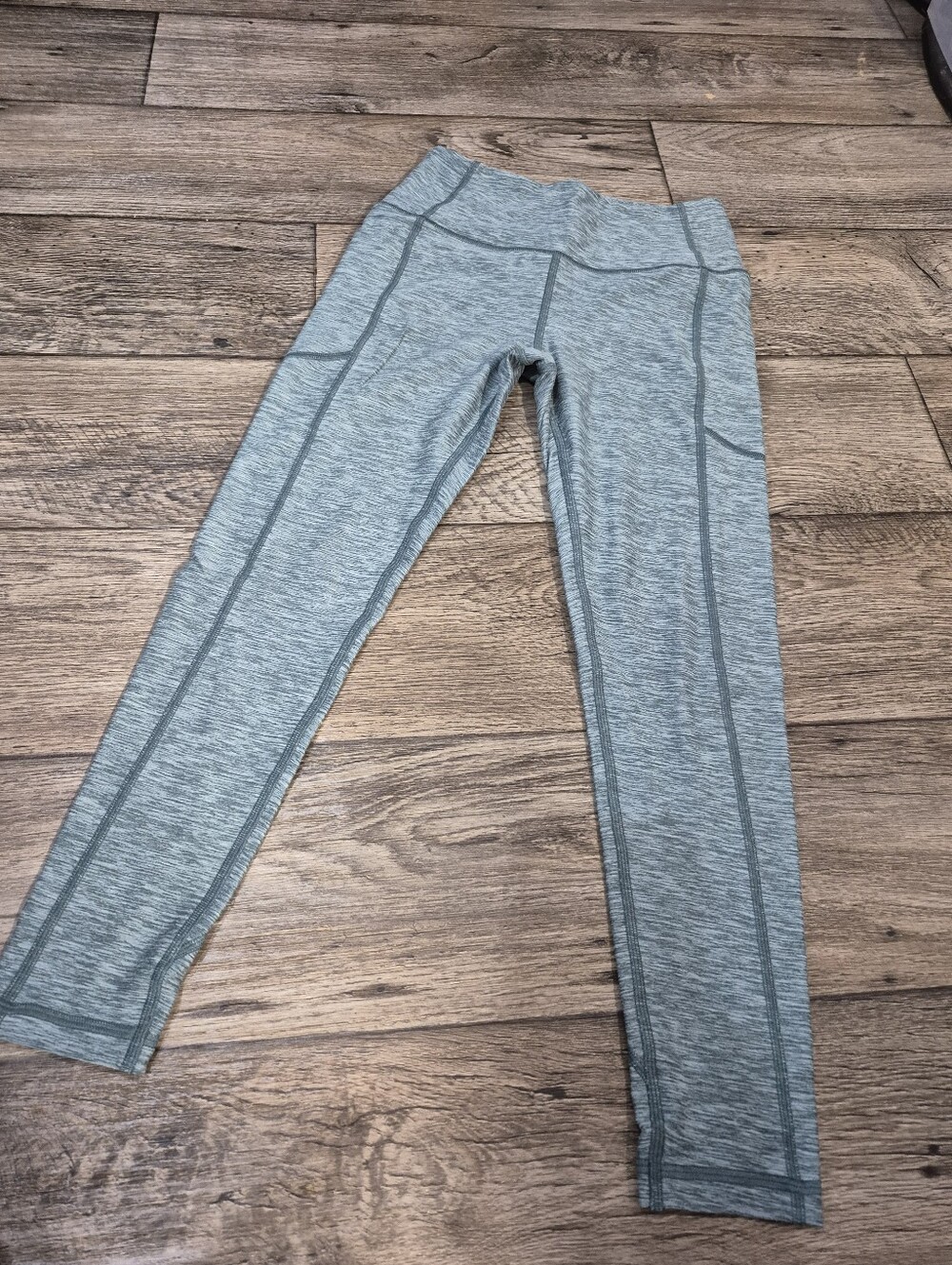 Victoria’s Secret Knockout Leggings Green (Size 4)